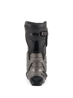 Buty Alpinestars SMX Plus V2, czarne i ciemnoszare, widok z tyłu prezentujący system Multi-Link Control, harmonijkowe panele na ścięgnie Achillesa oraz mikroregulowane zapięcie zapadkowe na górze, zaawansowana ochrona motocyklowa