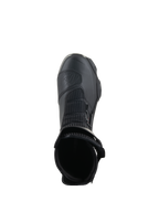 Buty Alpinestars SP-X BOA®, czarne, widok z góry na otwór kostki, z siatką Rideknit® i bocznym systemem dopasowania BOA®, smukłe sportowe buty motocyklowe o średniej wysokości