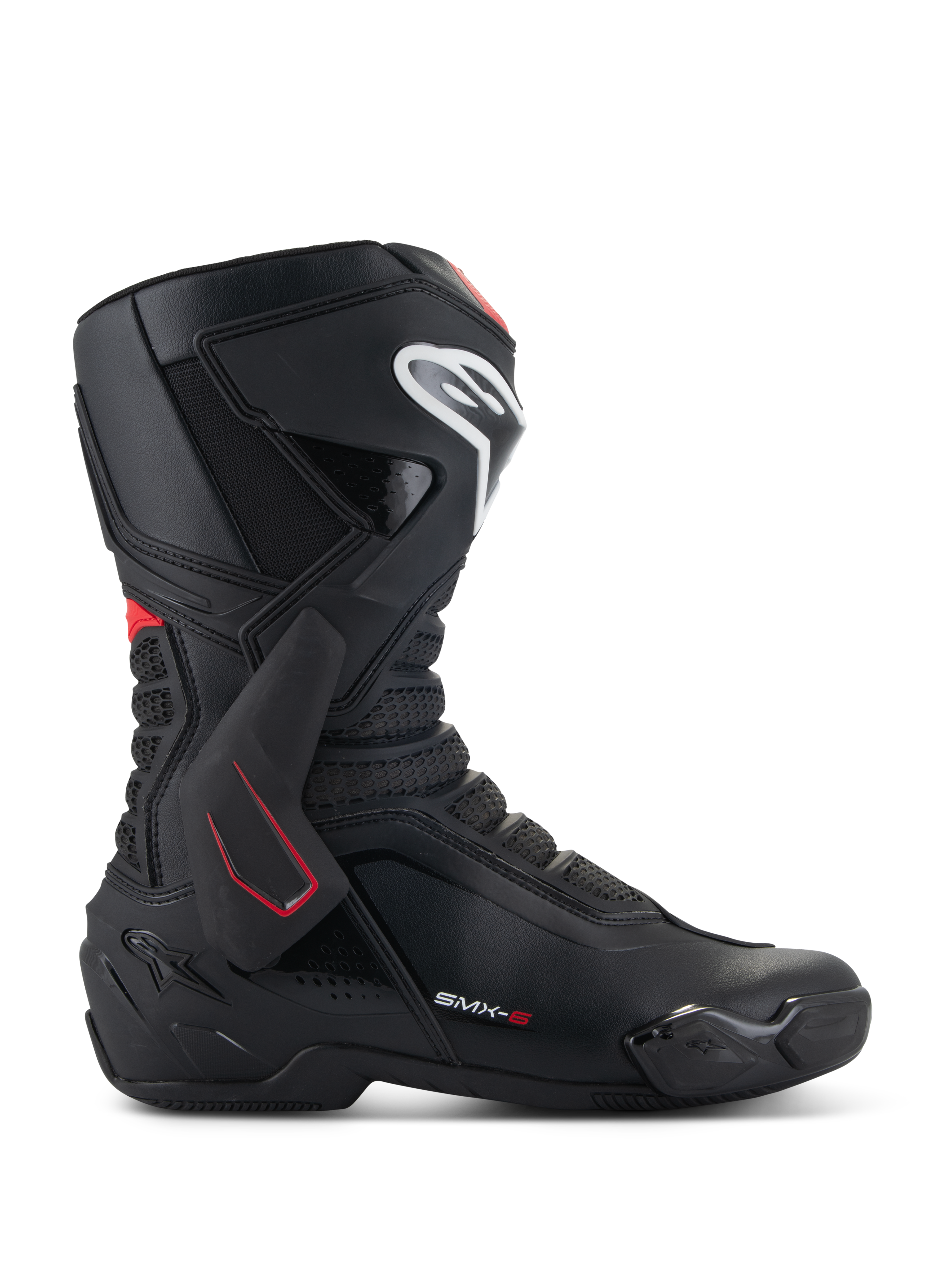 Buty Alpinestars SMX-6 V3, buty motocyklowe wyścigowe, czarne z białymi i czerwonymi akcentami, widok z boku z ochroną kostki TPU, białe logo na goleniu, teksturowane siatkowe strefy elastyczne, sportowy aerodynamiczny design