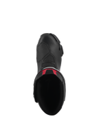 Buty Alpinestars SMX-6 V3, wyczynowe buty motocyklowe, czarne z czerwonymi akcentami, widok z góry ukazujący wnętrze oraz cholewkę z mikrofibry, smukły ergonomiczny design do wyścigów motocyklowych