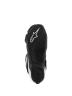 Alpinestars SMX-6 V3 Boots, widok spodu podeszwy, czarna guma z teksturowanym wzorem przyczepności, z białym logo gwiazdy Alpinestars, sportowe obuwie motocyklowe