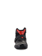 Alpinestars SMX-1 R V2 Vented Boots, niskie buty motocyklowe, czarno-czerwone, widok z przodu pokazujący bezpieczne zapięcie na pasek i wentylowaną cholewkę z mikrofibry, profesjonalna odzież szosowa