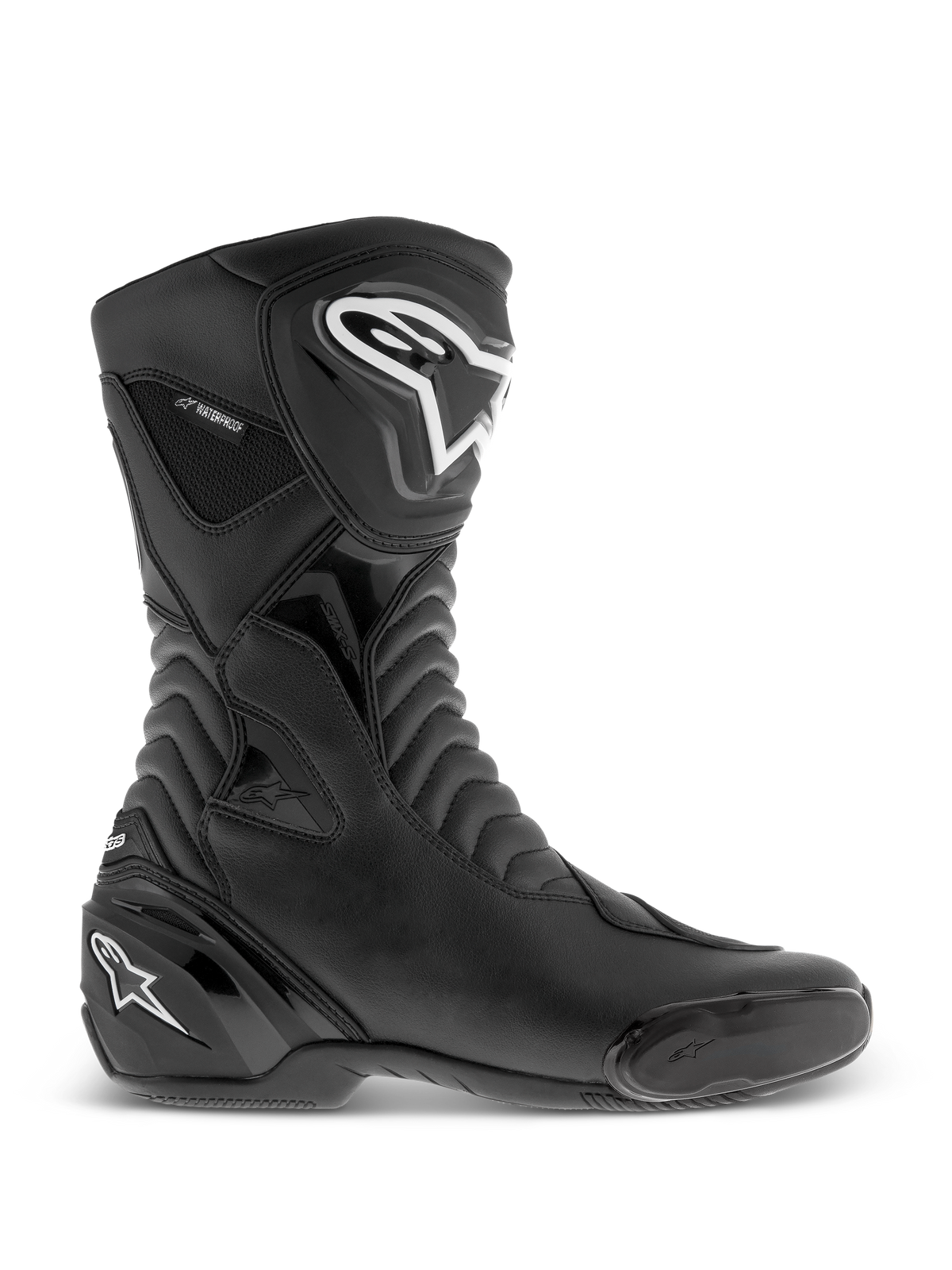 Alpinestars SMX S Waterproof Boots, czarne buty motocyklowe, widok z boku z białym logo na goleni i pięcie, teksturowane harmonijkowe panele elastyczne, trwała konstrukcja z mikrofibry, oznaczenie wodoodporności, smukłe obuwie sportowo-turystyczne