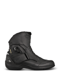 Alpinestars New Land GORE-TEX Boots, czarne buty motocyklowe turystyczne, profil boczny, skóra licowa, pasek na rzep na kostce, logo GORE-TEX i wzmocniona pięta zapewniająca wodoodporność