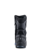 Buty Alpinestars RT-8 GORE-TEX, motocyklowe buty turystyczne, czarno-niebieskie, widok z tyłu eksponujący wzmocniony zapiętek, teksturowane panele syntetyczne oraz subtelne logo Alpinestars.
