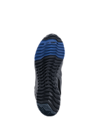 Buty Alpinestars RT-8 GORE-TEX, widok podeszwy, czarno-niebieska gumowa podeszwa zewnętrzna z wyraźnym bieżnikiem i logo TPF, zapewniająca przyczepność i komfort chodzenia w terenie adventure touring
