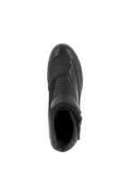 Alpinestars Stella Valencia Waterproof, damskie buty motocyklowe, czarne, widok z góry podkreślający harmonijkowe strefy elastyczne i teksturowane wzmocnienie pod dźwignię zmiany biegów, niska konstrukcja ze skóry i zamszu do jazdy turystycznej