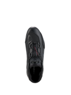 Buty Alpinestars Celer, buty motocyklowe, czarne i ciemnoszare, widok z góry prezentujący pokrętło i linki systemu zapięcia Rotor Closure System, konstrukcja z technicznej mikrofibry o smukłym, wyścigowym profilu, ochronne obuwie sportowe