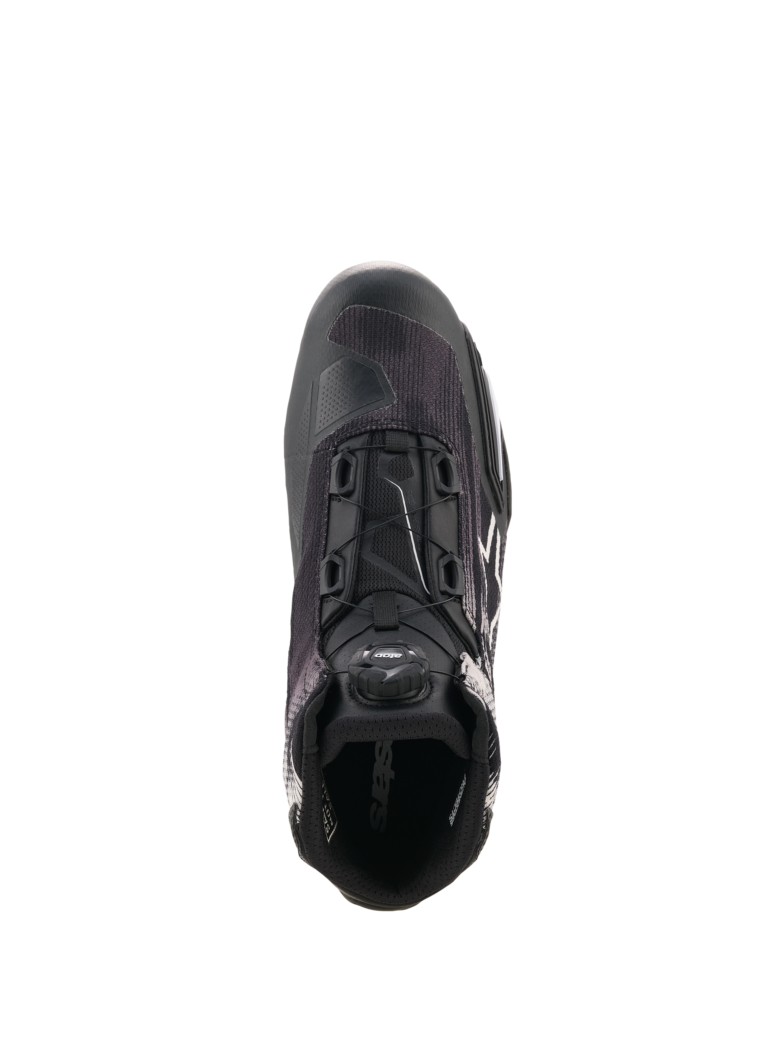 Alpinestars Celer Superair Shoes, czarno-białe buty motocyklowe pokazane z perspektywy z góry, wyposażone w zintegrowany system zapięcia Rotor, oddychającą tekstylną cholewkę i sportowy design na ciepłe dni.