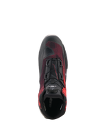 Buty Alpinestars Celer Superair, buty motocyklowe, czarno-czerwone, widok z góry pokazujący pokrętło systemu zamykania Rotor, oddychający materiał tekstylny i wzmocnioną konstrukcję do jazdy sportowej.