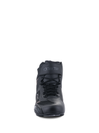 Buty Alpinestars Faster-3 Rideknit®, buty motocyklowe, czarne, widok z przodu przedstawiający sznurowadła i pasek z rzepem na kostce, lekka konstrukcja z mikrofibry i siatki