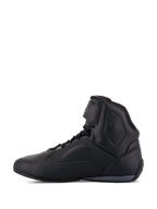 Buty Alpinestars Faster-3 Rideknit®, buty motocyklowe, czarne, widok z boku, elegancka cholewka z mikrofibry z perforowanymi panelami wentylacyjnymi, sznurowane zapięcie z paskiem na rzep wokół kostki, sportowy design inspirowany wyścigami szosowymi