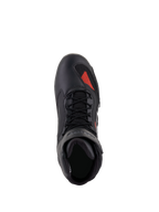 Buty Alpinestars Faster-3 Rideknit®, czarno-szaro-jaskrawoczerwone, widok z góry, czarna konstrukcja z mikrofibry z czerwonym dzianinowym akcentem na czubku, czarne sznurowadła i wyściełany kołnierz, techniczne obuwie motocyklowe