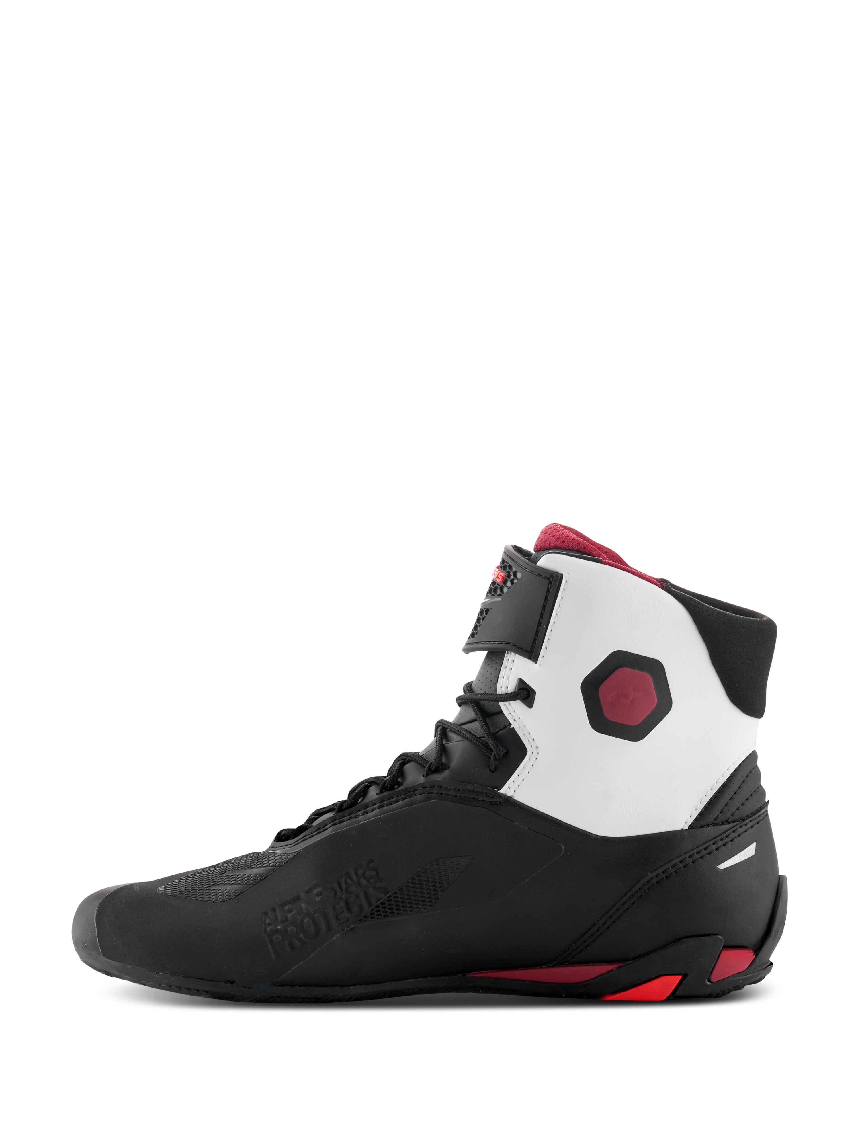 Alpinestars Faster-4 Shoes, buty motocyklowe, czarne z białymi i ciemnoczerwonymi akcentami, widok z boku od strony wewnętrznej, białe panele kołnierza, czarna konstrukcja z mikrofibry, ciemnoczerwone detale na pięcie i kostce