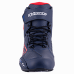 Alpinestars Austin Riding Shoe, buty motocyklowe, widok z przodu, kolor granatowy i jaskrawoczerwony, czarne sznurowadła, pasek na rzep z białym logo, perforowana konstrukcja z mikrofibry