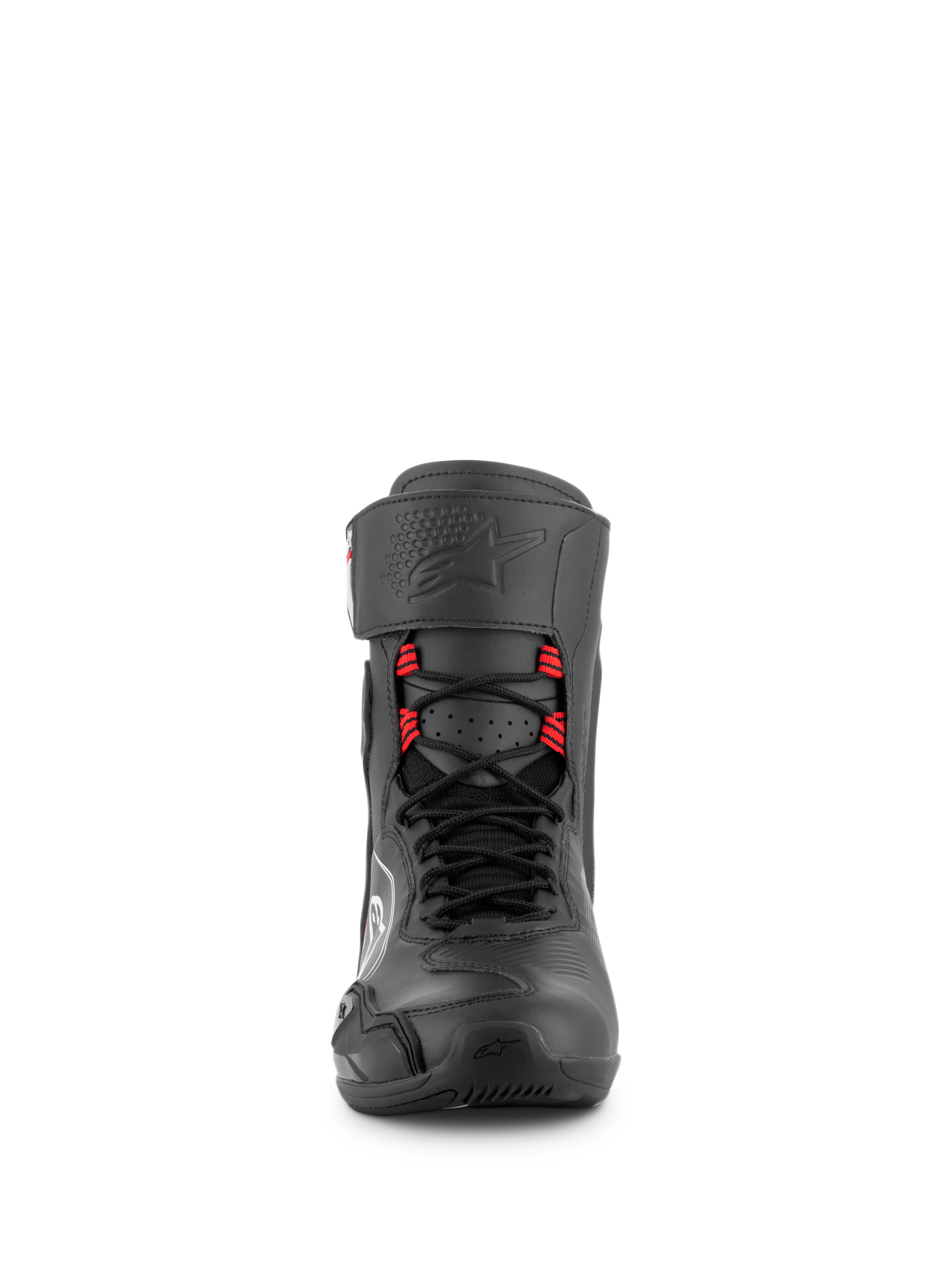 Alpinestars Superfaster Shoes, buty motocyklowe, czarno-szare z jaskrawoczerwonymi akcentami, widok z przodu prezentujący system szybkiego sznurowania z czerwonymi pętlami, wysoki profil ochronny z paskiem na kostce, wzmocniony nosek, techniczny design sportowo-szosowy