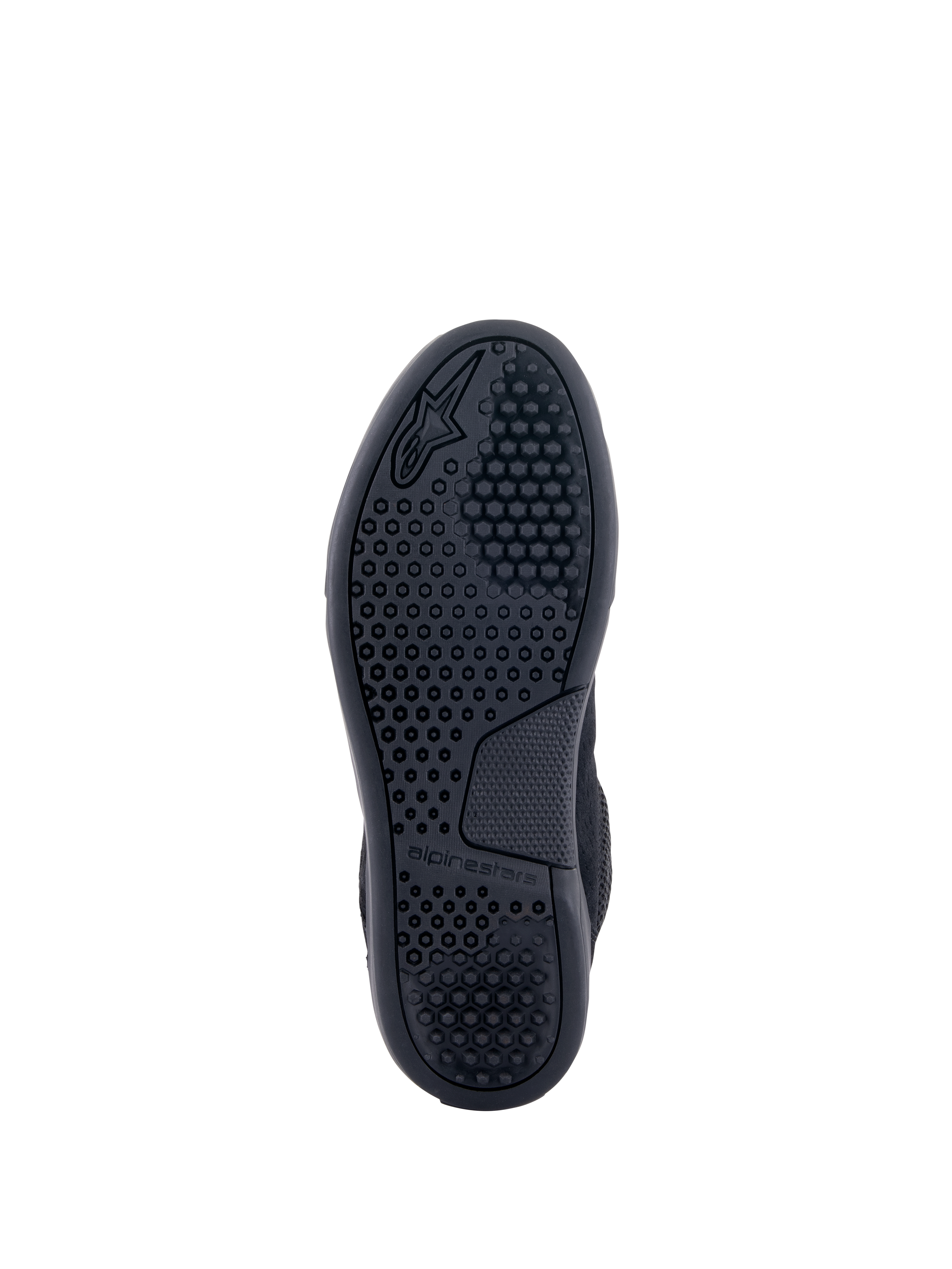 Buty Alpinestars Chrome Air, czarne, widok od dołu pokazujący podeszwę zewnętrzną ze szczegółowym sześciokątnym wzorem bieżnika, wytłoczone logo i nazwa Alpinestars, wytrzymała gumowa podeszwa do miejskiej jazdy motocyklowej