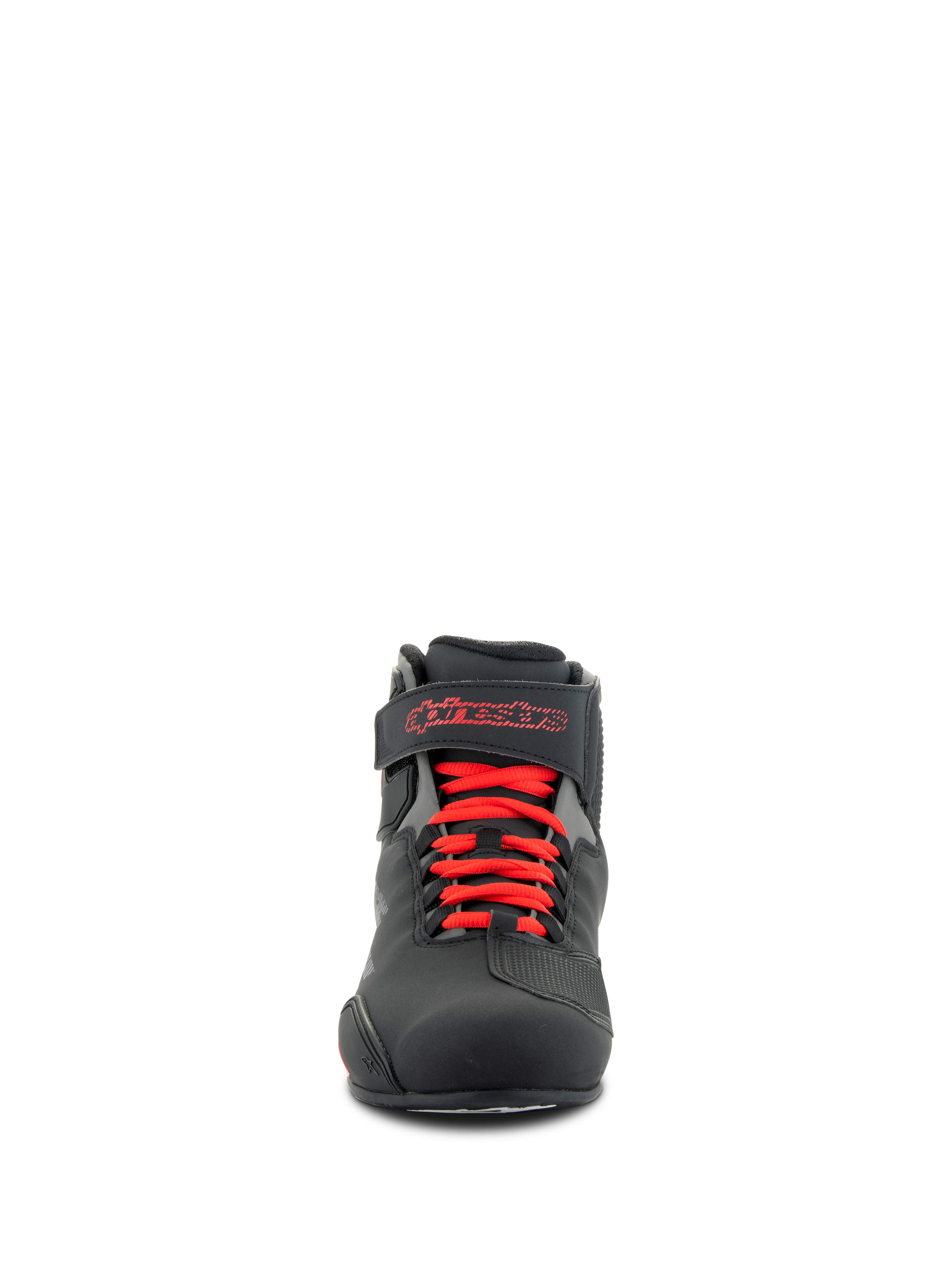 Buty Alpinestars Sektor, buty motocyklowe, czarne z jaskrawoczerwonymi elementami, widok z przodu prezentujący czerwone sznurowadła i pasek na kostkę z czerwonym logo Alpinestars, wytrzymała konstrukcja z mikrofibry o smukłym sportowym profilu