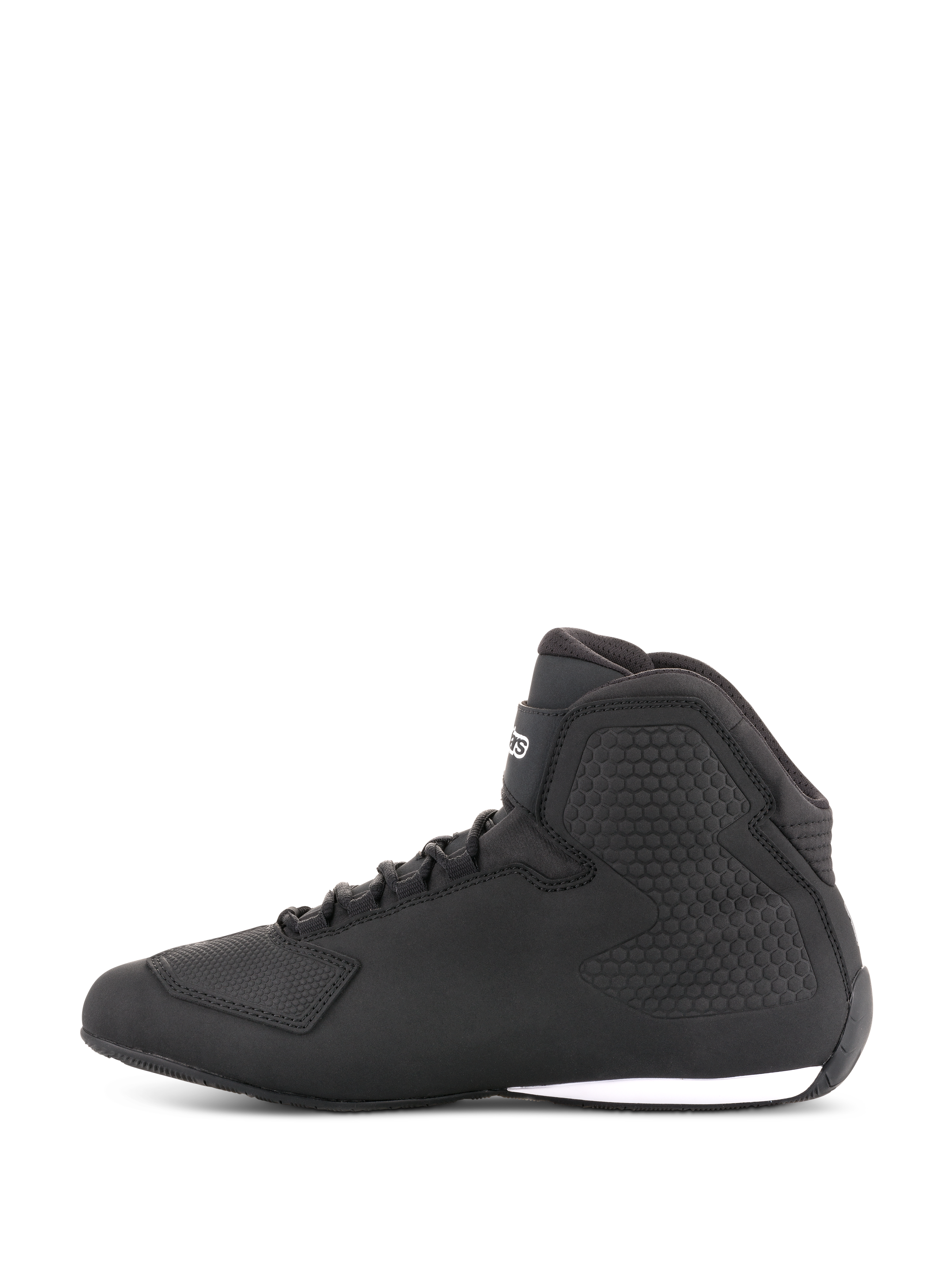 Alpinestars Sektor Shoes, buty motocyklowe, czarne, widok z boku, wysoki fason ze sznurowadłami, cholewka z mikrofibry, teksturowana ochrona kostki, elegancki sportowy wygląd z białym akcentem na podeszwie