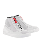 Alpinestars Stated Shoes, buty motocyklowe, White Cool Gray, wysokie trampki w stylu retro z wulkanizowanymi gumowymi podeszwami, czerwone akcenty na pętlach sznurowadeł, trwała konstrukcja z nubuku i płótna