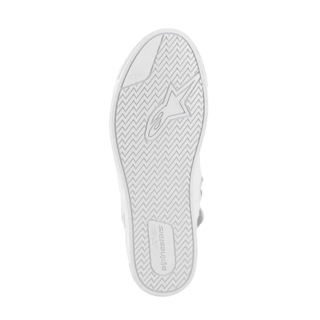 Alpinestars Stated Shoes, miejskie buty motocyklowe, White Cool Gray, widok od dołu na wulkanizowaną gumową podeszwę, z bieżnikiem w jodełkę, brandingiem Alpinestars i logo TPF (Transversal Protection Frame) dla przyczepności i bezpieczeństwa