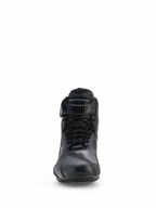 Alpinestars Faster-4 Drystar® Shoes, buty motocyklowe, czarno-szare, widok z przodu ze sznurowanym zapięciem i regulowanym paskiem na rzep z logo Alpinestars, smukła wodoodporna konstrukcja do jazdy sportowej