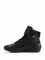 Buty Alpinestars Faster-4 Drystar®, buty motocyklowe, Black Cool Gray, widok z boku, bezszwowa konstrukcja z mikrofibry, wodoodporne logo Drystar, sznurowane zapięcie z paskiem na kostce i zintegrowana konstrukcja ochronna kostki.