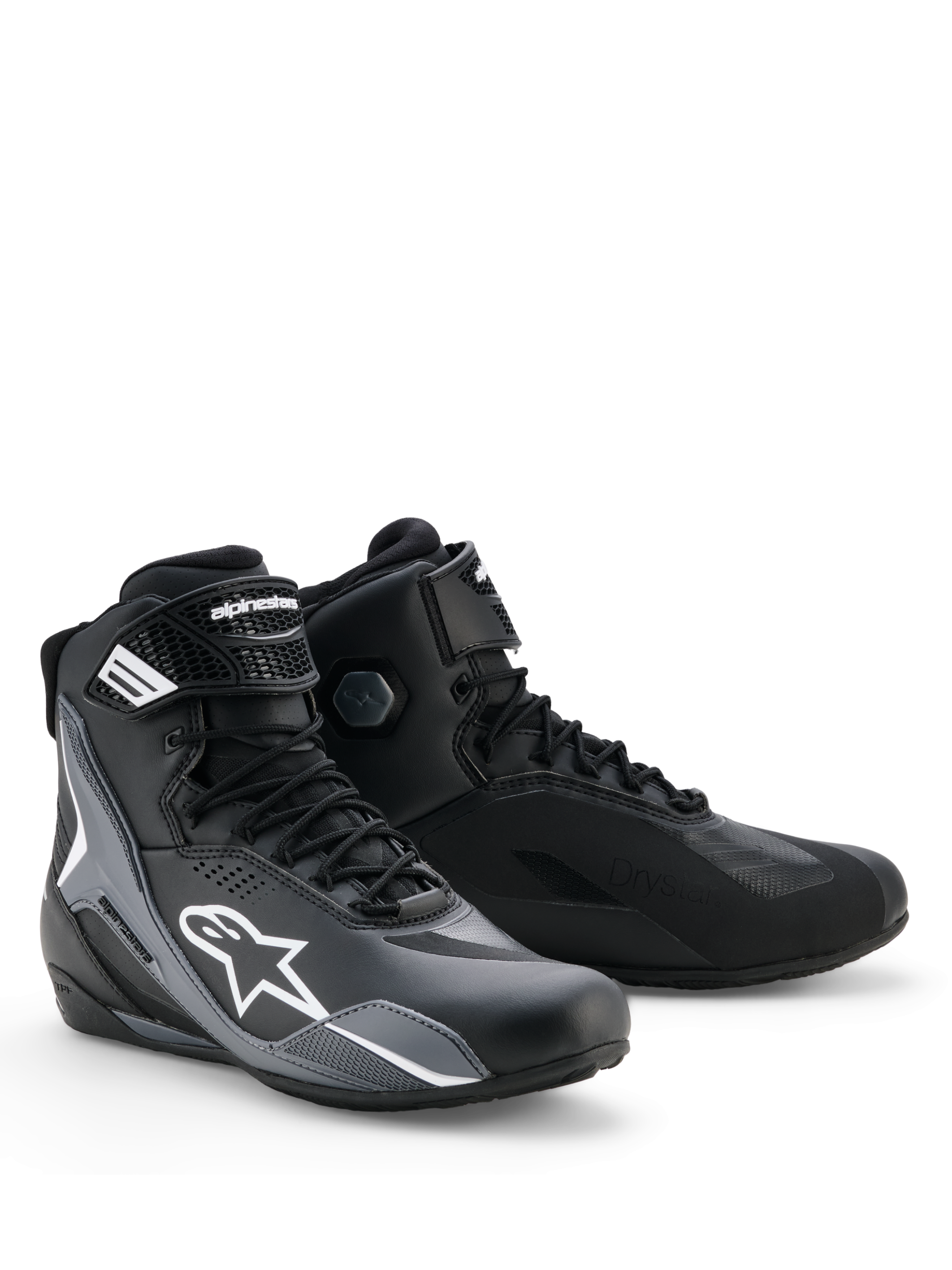 Buty Alpinestars Faster-4 Drystar®, buty motocyklowe, czarne, chłodnoszare i białe, smukły design z białym logo Astars, sznurowane zapięcie z paskiem na rzep na kostce, wodoodporna technologia Drystar i wzmocnione panele ochronne do jazdy sportowej.