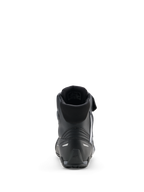 Buty Alpinestars Faster-4 Drystar®, buty motocyklowe, czarno-szaro-białe, widok z tyłu przedstawiający wyściełany kołnierz, wzmocnioną piętę z odblaskowymi akcentami oraz teksturowaną gumową podeszwę dla sportowych osiągów.