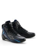 Alpinestars Faster-4 Drystar® Shoes, wodoodporne buty motocyklowe, czarne z granatowymi i błękitnymi akcentami, białe logo Alpinestars, sportowy design, zapięcie na sznurowadła i rzep