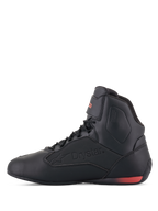 Alpinestars Faster-3 Drystar® Shoes, buty motocyklowe, czarne z czerwonymi akcentami fluo, widok z profilu z wytłoczonym logo Drystar i czerwonym fluorescencyjnym akcentem na pięcie, smukła konstrukcja z mikrowłókna do jazdy miejskiej i szosowej
