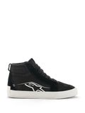 Alpinestars Ride-63 Canvas Shoes, czarno-białe wysokie trampki motocyklowe, miejskie obuwie motocyklowe w stylu casual, cholewka z płótna i zamszu, widok z boku z białym logo Astars, płaska biała gumowa podeszwa