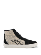 Alpinestars Ride-63 Canvas Shoes, miejskie buty motocyklowe, czarno-szare (Cool Gray) z białą podeszwą, wysoki fason inspirowany stylem skate z wzorzystymi tekstylnymi panelami bocznymi i czarnymi zamszowymi nakładkami, duże czarne logo Alpinestars, wulkanizowana gumowa podeszwa