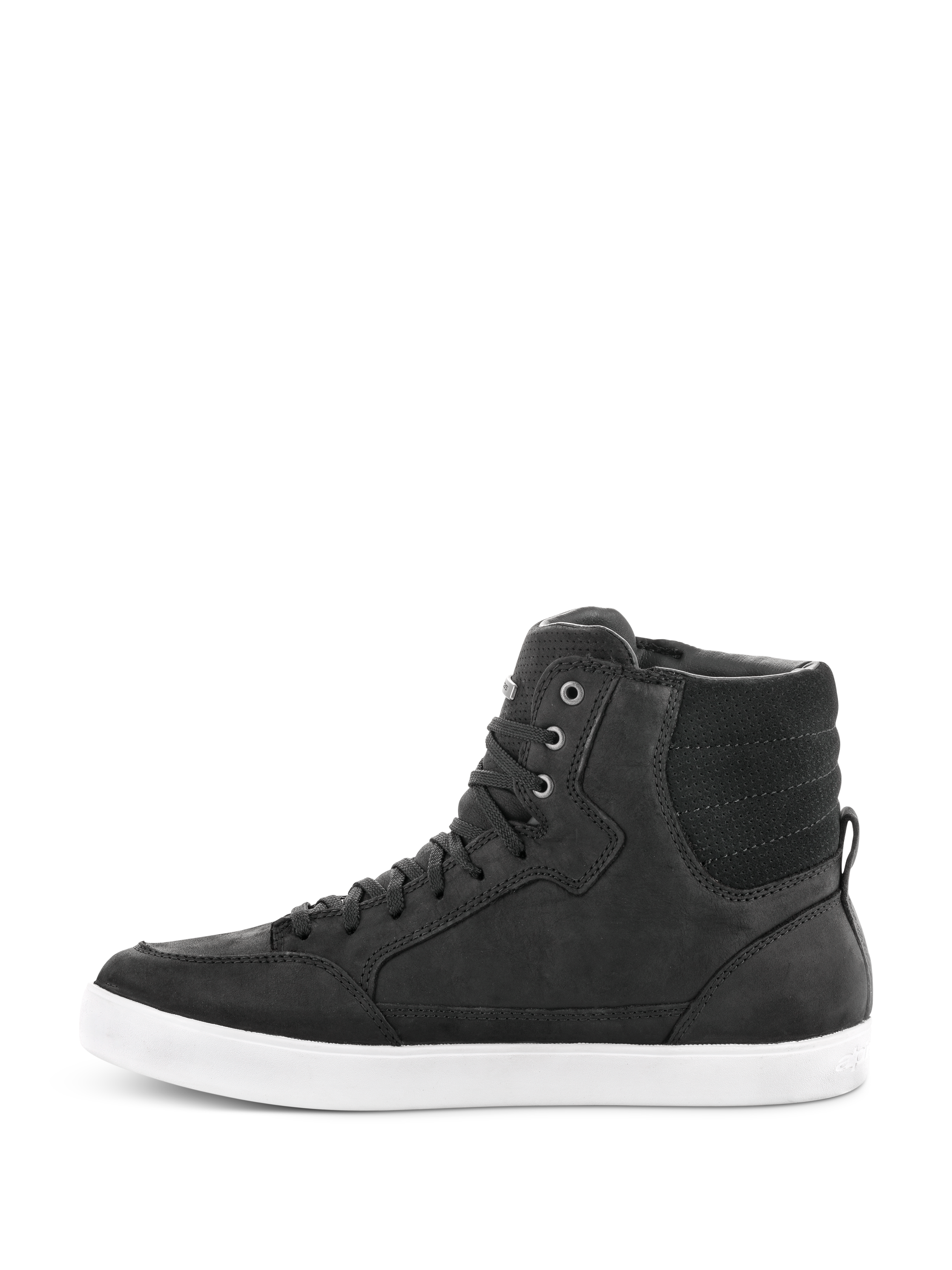 Buty Alpinestars J-6 Waterproof, czarno-białe, profil boczny wysokich sneakersów motocyklowych, wykonane z czarnej skóry z białą gumową podeszwą, miejskie obuwie motocyklowe, sznurowany design