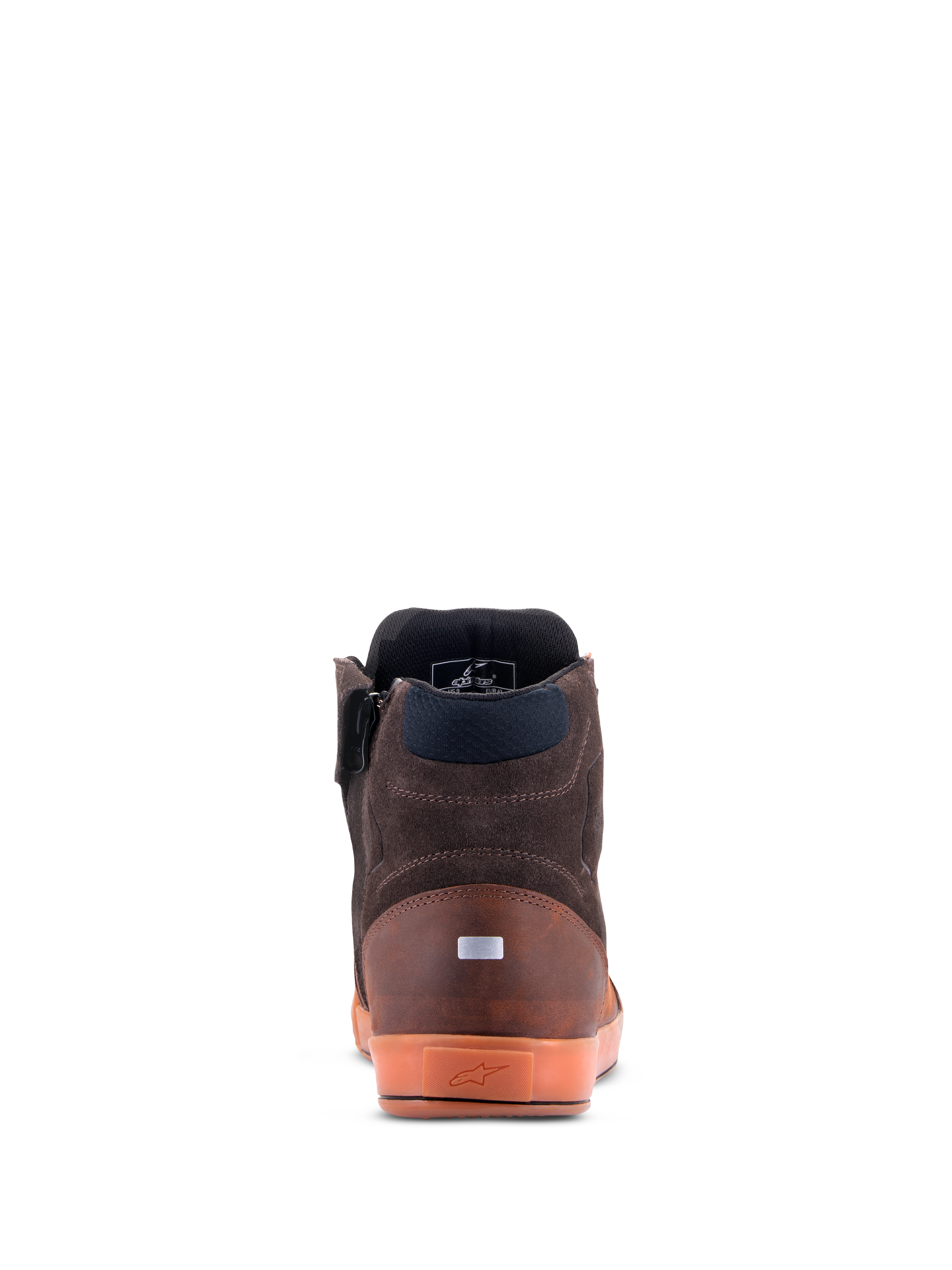 Buty Alpinestars Chrome Crafted Drystar®, widok z tyłu, Brown Gum, codzienne miejskie buty motocyklowe, wykonane ze skóry i zamszu, półprzezroczysta gumowa podeszwa z wytłoczonym logo, odblaskowy element na pięcie