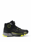Alpinestars CR-X Drystar Riding Shoes, wysokie miejskie sneakersy motocyklowe, czarne z ciemnoszarą nakrapianą podeszwą środkową i żółtymi akcentami fluo, wodoodporna membrana Drystar, wytrzymała podeszwa z teksturą, ochronne obuwie motocyklowe w stylu casualowym