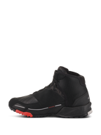 Alpinestars CR-X Drystar® Riding Shoes, czarne moro z czerwonym, wodoodporne buty motocyklowe, widok z boku, czarna tekstylna cholewka z ciemnymi panelami moro, czerwone akcenty na podeszwie, sportowy design inspirowany butami do biegania