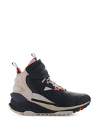 Buty Alpinestars Speedstreet, wysokie sneakersy motocyklowe, czarne i migdałowe z pomarańczowymi akcentami, cholewka z mikrofibry w stylu ulicznym z perforowanymi detalami, gruba ergonomiczna podeszwa, nowoczesny miejski design z paskiem na rzep
