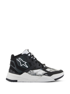 Alpinestars Speedflight Shoes, wysokie wyczynowe sneakersy do jazdy, czarno-szaro-białe, z białym logo gwiazdy, teksturowanym wzorem ripstop na panelach bocznych oraz grubą białą geometryczną podeszwą z brandingiem TPF