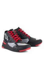 Buty Alpinestars Speedflight, sportowe buty motocyklowe, czarno-czerwono-białe, cholewka ripstop z szarymi panelami, czerwone sznurowadła i akcenty na podeszwie, białe logo Astars z boku, sportowy design sneakersów motocyklowych