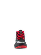 Alpinestars Speedflight Shoes, wyczynowe buty motocyklowe, czarne, jaskrawoczerwone i białe, widok z przodu z wyrazistymi czerwonymi sznurowadłami, paskiem blokującym sznurowadła na języku i bezszwowymi panelami wzmacniającymi do miejskiej jazdy motocyklowej.