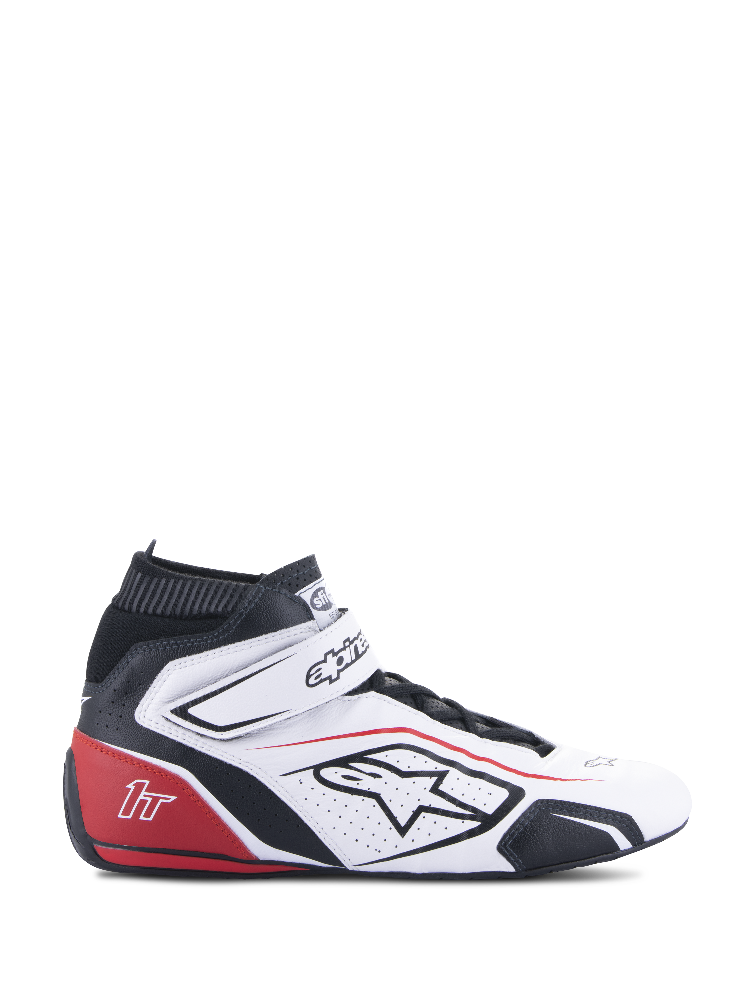 Alpinestars Tech-1 T V3 Shoes FIA, buty do wyścigów samochodowych, białe, czarne i czerwone, widok z profilu, wysoka skórzana konstrukcja z perforowanymi panelami, czerwona sekcja pięty z logo 1T, czarny elastyczny mankiet kostki, regulowane zapięcie na pasek, profesjonalne obuwie motorsportowe