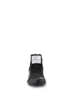 Buty Alpinestars Supertech, obuwie wyścigowe, czarne, widok z przodu ukazujący aramidową dzianinową cholewkę, biała etykieta certyfikacji FIA na języku i małe białe logo Astars na czubku, profesjonalny design motorsportowy