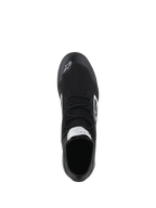 Alpinestars Supertech Shoes - FIA/SFI, buty samochodowe, czarne, widok z góry pokazujący w pełni dzianinową cholewkę aramidową, płaskie sznurowadła i białe logo Alpinestars na nosku, profesjonalne obuwie do sportów motorowych