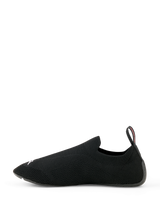 Alpinestars Tech Gaming Shoes, obuwie do sim-racingu, czarne, bezszwowa dzianinowa elastyczna cholewka, ultracienka gumowa podeszwa zewnętrzna, tylny uchwyt z czerwonym detalem, lekka konstrukcja typu skarpeta do wyścigów symulacyjnych