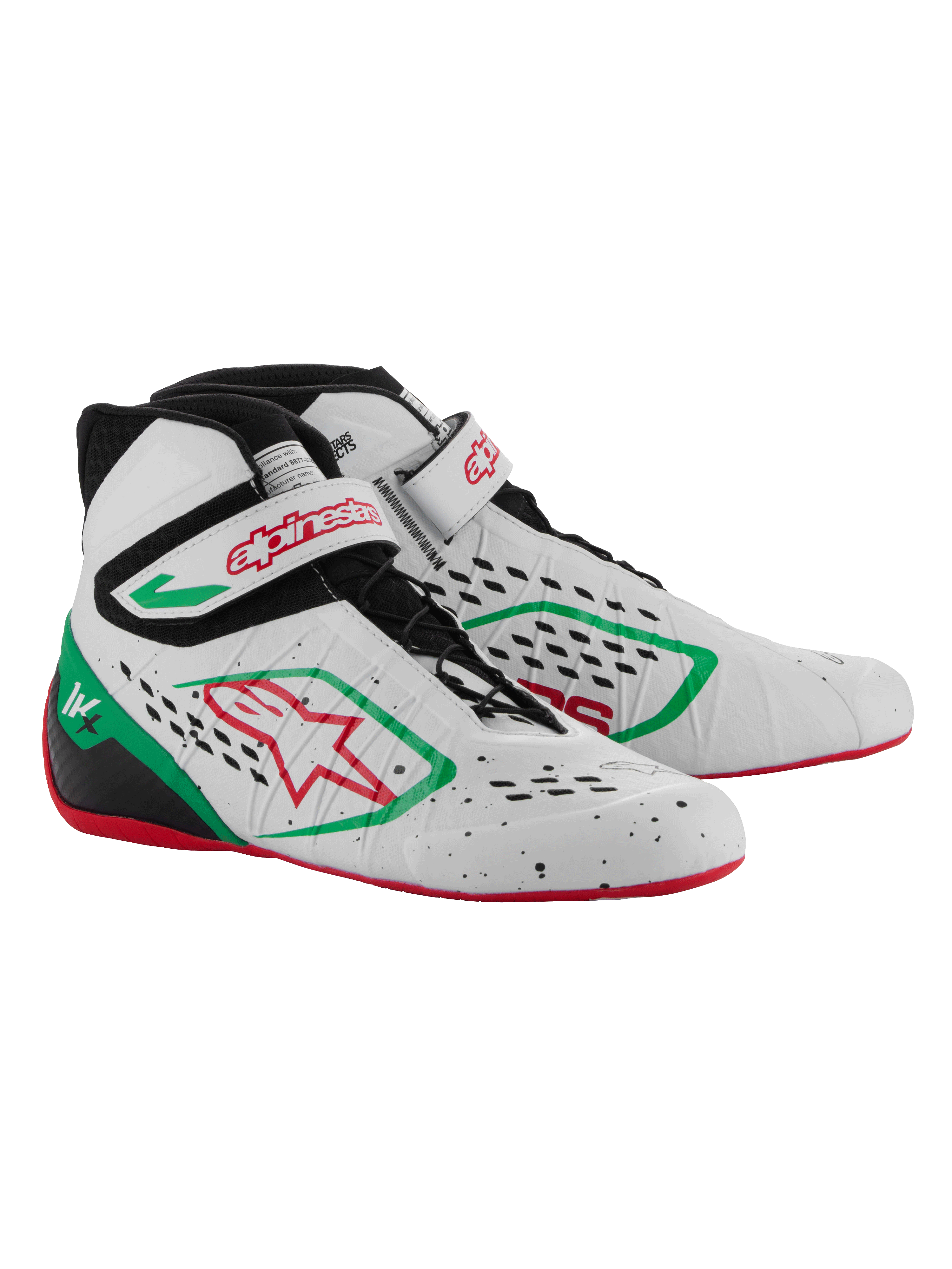 Buty kartingowe Alpinestars Tech-1 KX V3, biało-zielono-czerwone, wyposażone w bezszwową, termozgrzewaną cholewkę z laserowo wycinanymi perforacjami, asymetryczne sznurowanie, pasek na rzep z czerwonym logo i cienką czerwoną gumową podeszwę.
