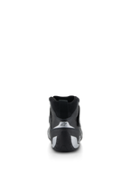 Buty Alpinestars Tech-1 Z V3 FIA, buty wyścigowe, czarno-srebrne, widok z tyłu ukazujący wyprofilowaną piętę ze srebrnymi akcentami i logo gwiazdy, profesjonalne obuwie motorsportowe