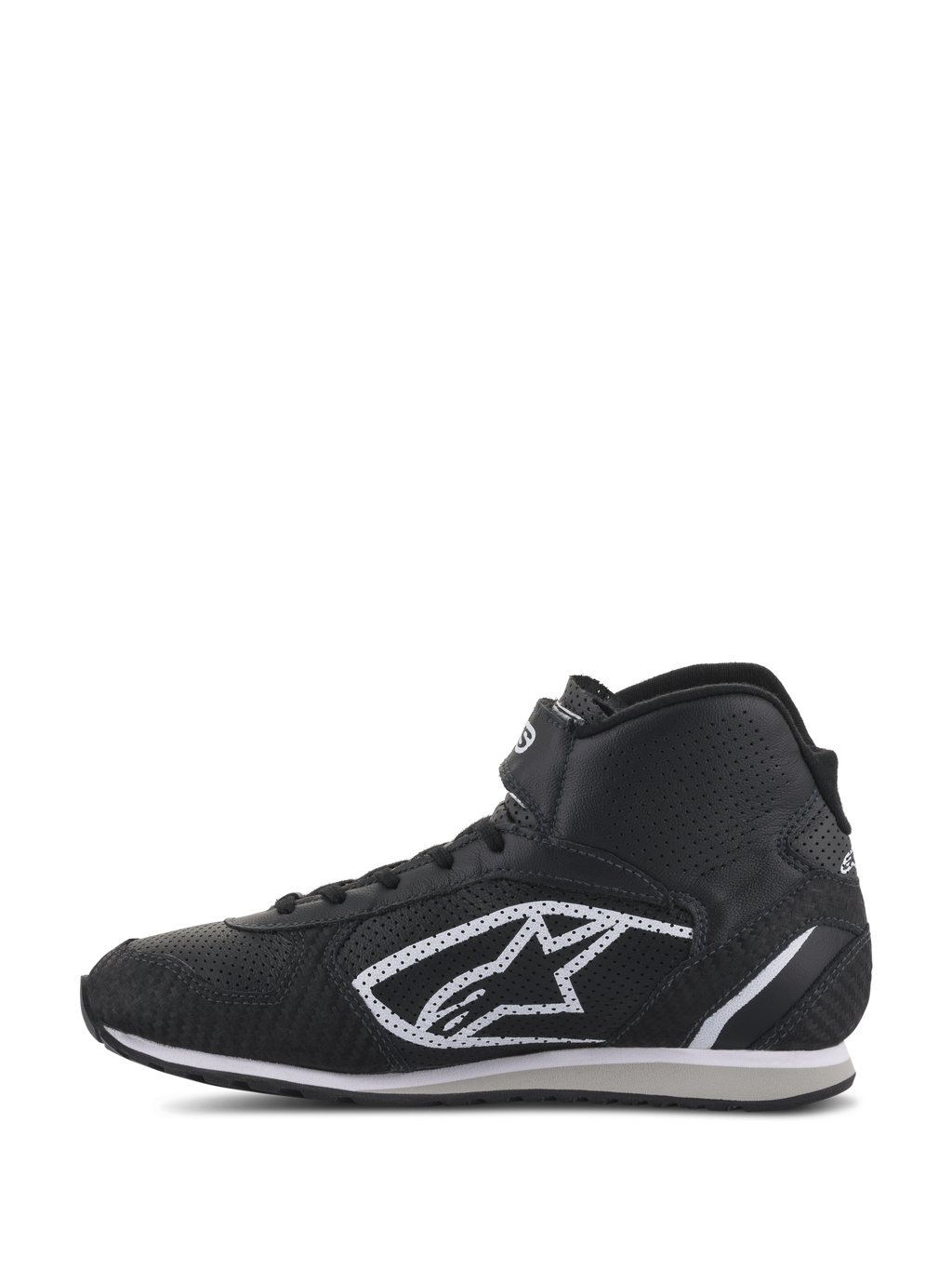Alpinestars Radar Shoes, buty dla załóg pit-stopowych, czarno-białe, wysoki profil z perforowaną skórzaną cholewką, kultowe białe logo A-star z boku i regulowany pasek na rzep przy kostce