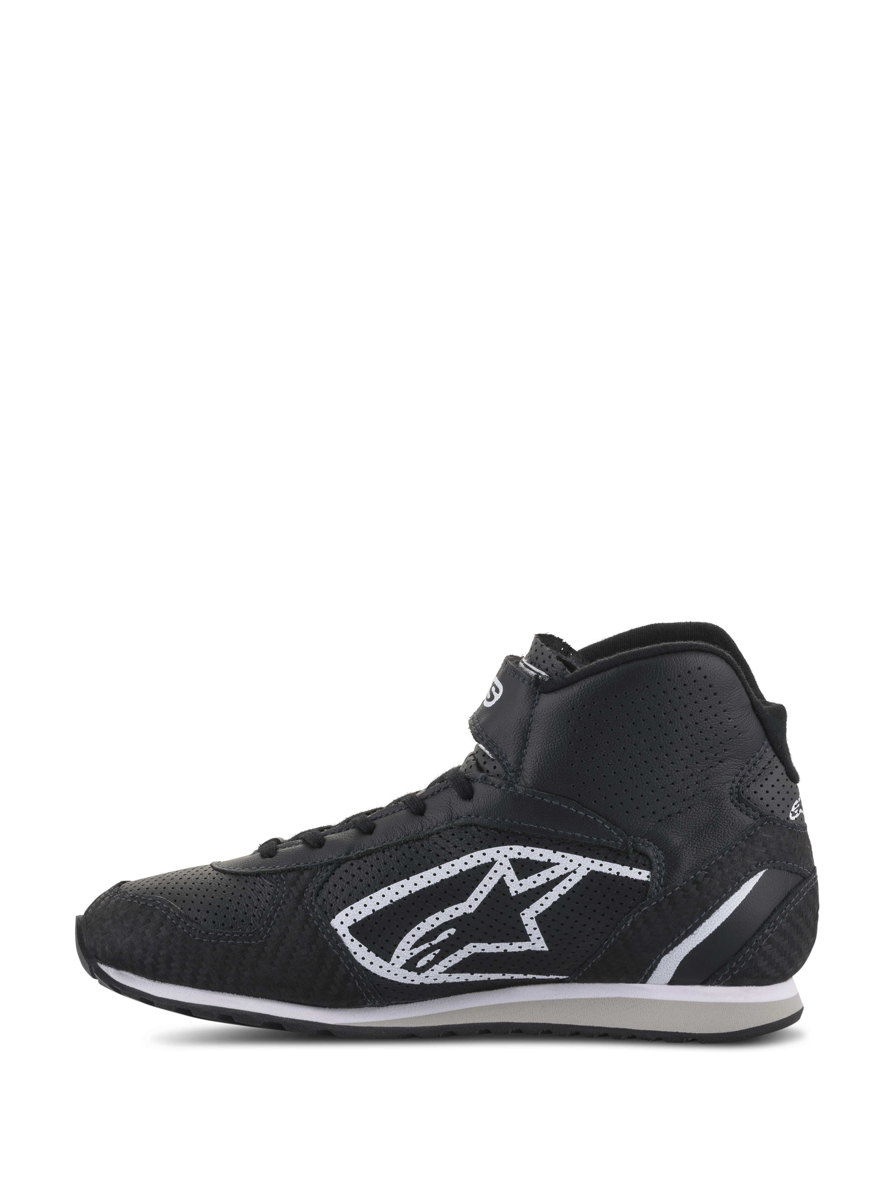 Alpinestars Radar Shoes, buty dla załóg pit-stopowych, czarno-białe, wysoki profil z perforowaną skórzaną cholewką, kultowe białe logo A-star z boku i regulowany pasek na rzep przy kostce