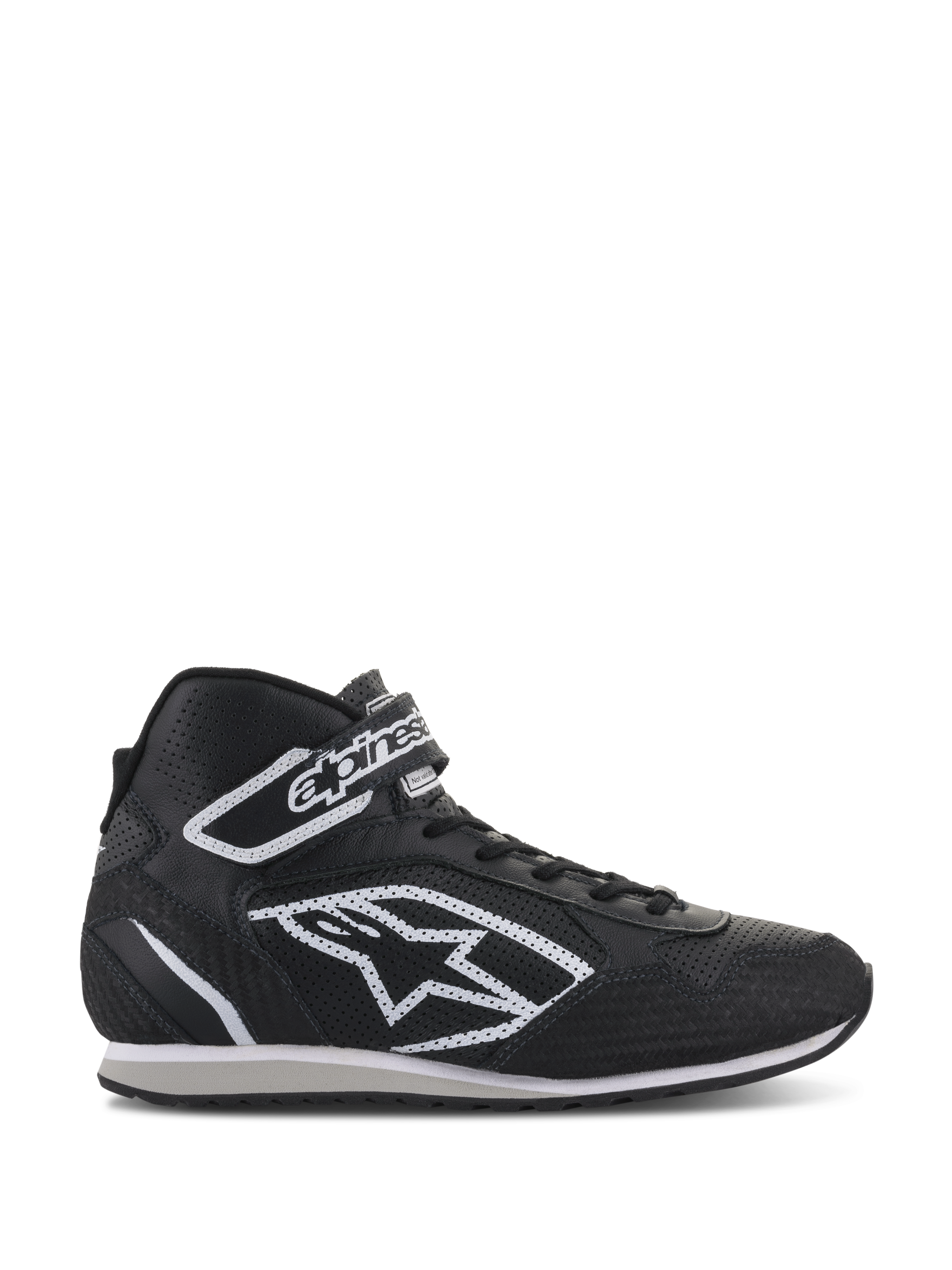 Alpinestars Radar Shoes, profesjonalne obuwie dla zespołów pit-stopowych, czarno-białe, perforowana skórzana cholewka z dużym białym logo gwiazdy, wysoki krój z paskiem na rzep przy kostce i sznurowadłami, wytrzymały styl inspirowany motorsportem